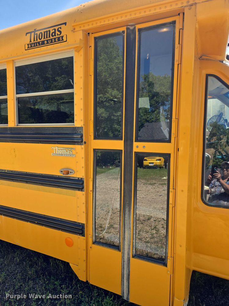 image for item EF3538 2000 GMC Savana G3500 school bus