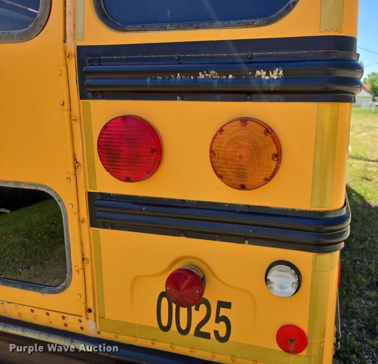 image for item EF3538 2000 GMC Savana G3500 school bus