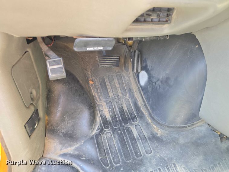 image for item EF3538 2000 GMC Savana G3500 school bus