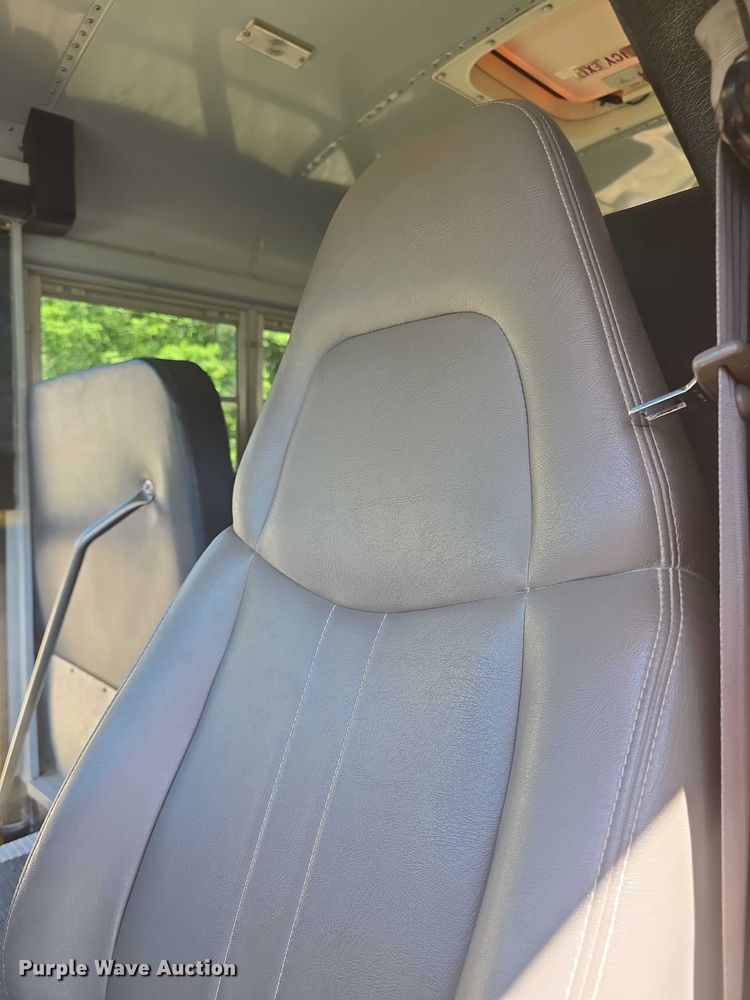 image for item EF3538 2000 GMC Savana G3500 school bus