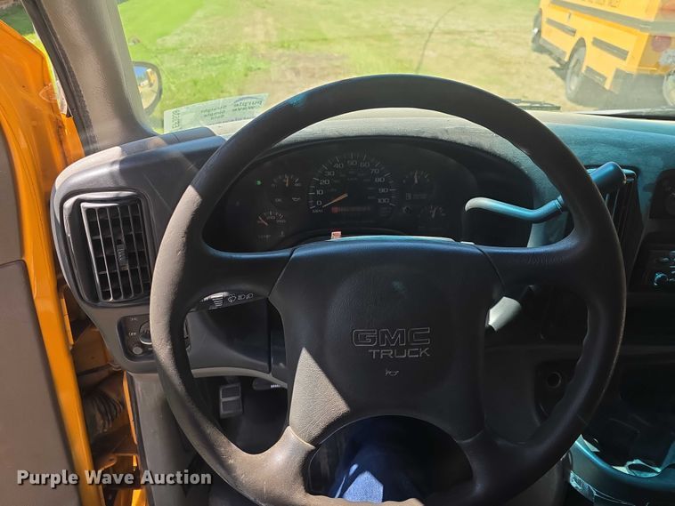 image for item EF3538 2000 GMC Savana G3500 school bus