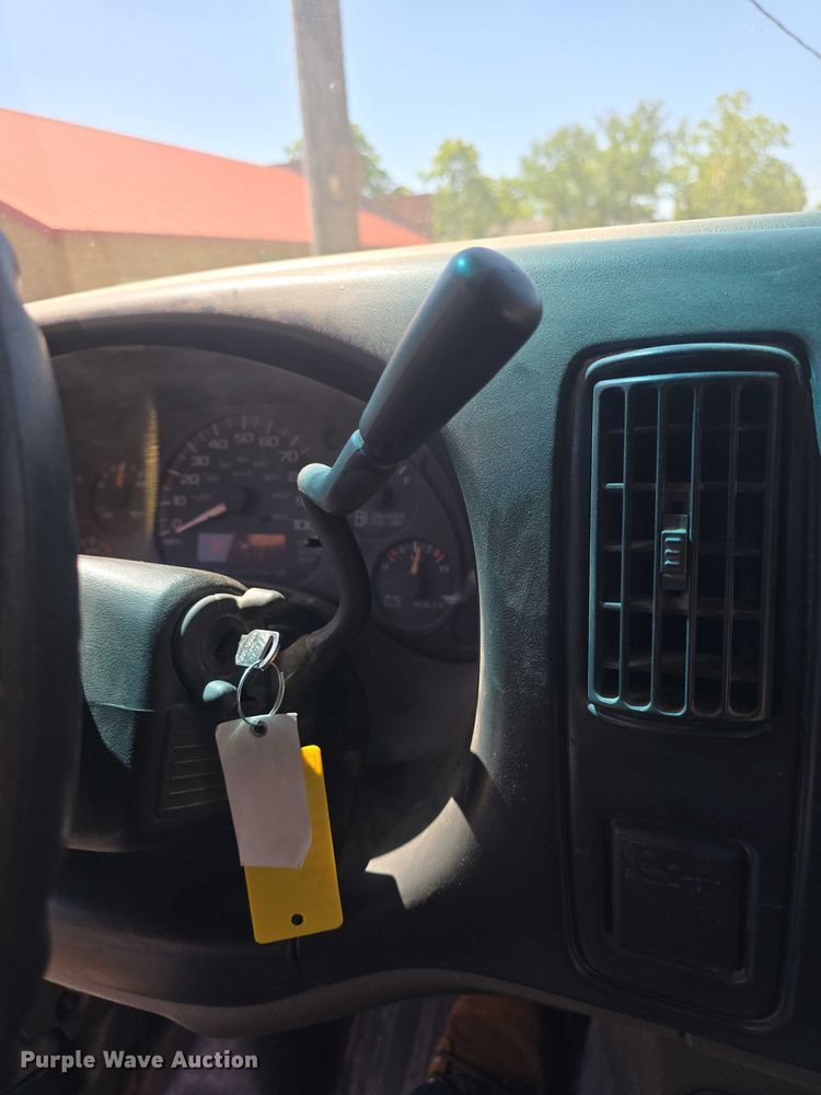 image for item EF3538 2000 GMC Savana G3500 school bus