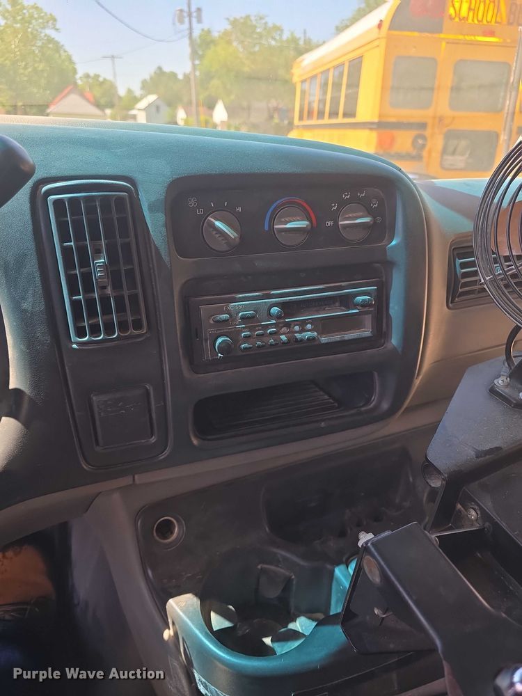 image for item EF3538 2000 GMC Savana G3500 school bus