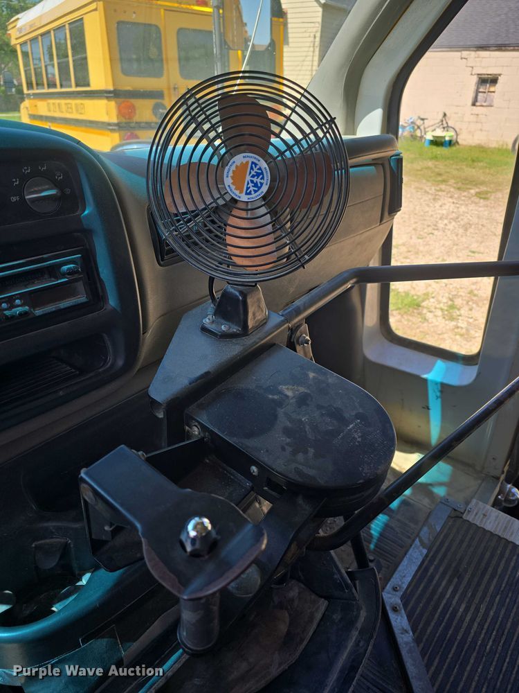 image for item EF3538 2000 GMC Savana G3500 school bus