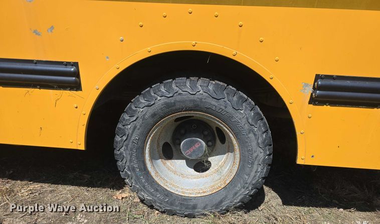 image for item EF3538 2000 GMC Savana G3500 school bus