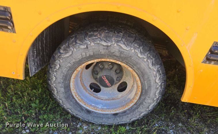 image for item EF3538 2000 GMC Savana G3500 school bus