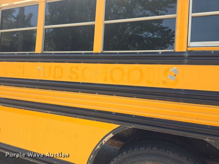 image for item EF3539 2003 Blue Bird C7H064 school bus