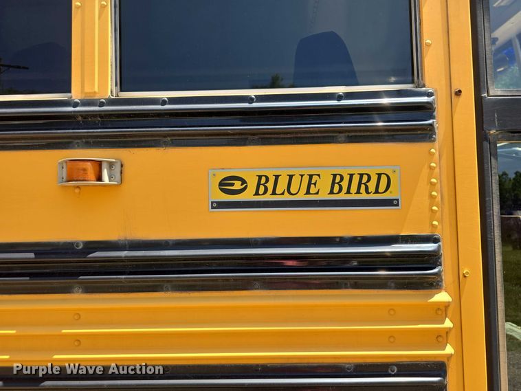 image for item EF3539 2003 Blue Bird C7H064 school bus