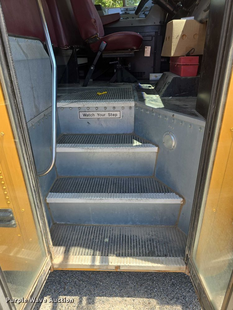 image for item EF3539 2003 Blue Bird C7H064 school bus