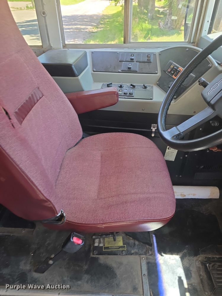 image for item EF3539 2003 Blue Bird C7H064 school bus