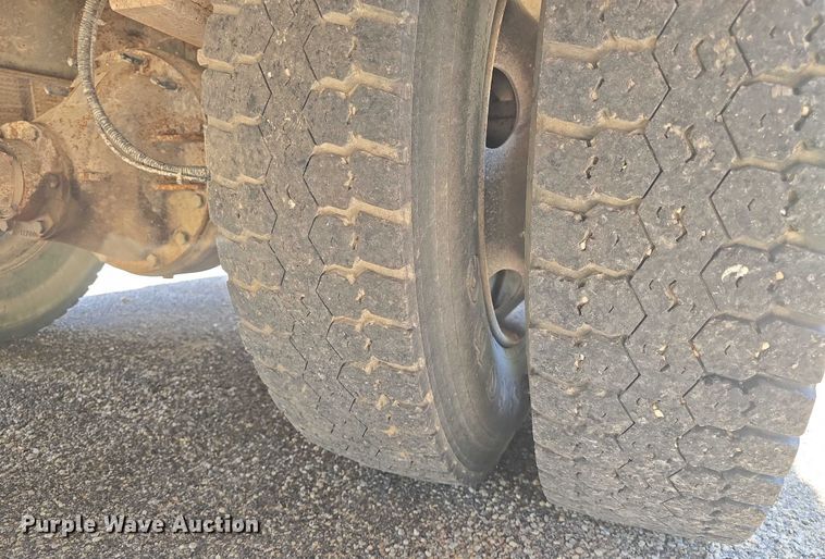 image for item EF3539 2003 Blue Bird C7H064 school bus