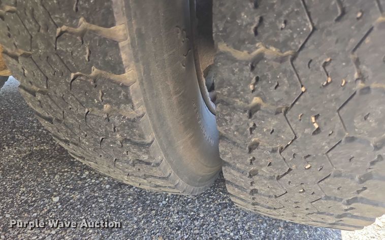 image for item EF3539 2003 Blue Bird C7H064 school bus