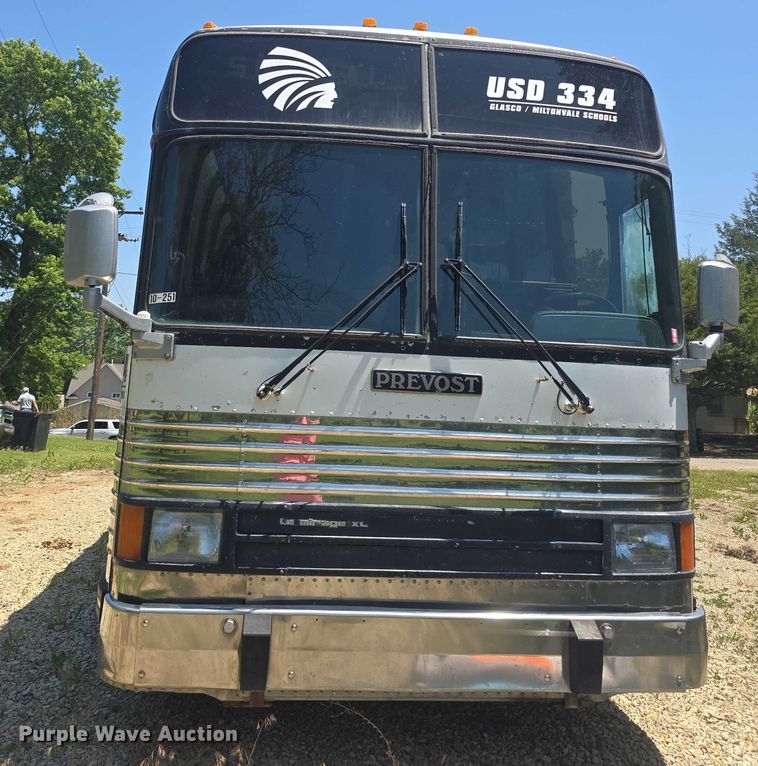 image for item EF3540 1996 Prevost Le Mirage XL coach bus