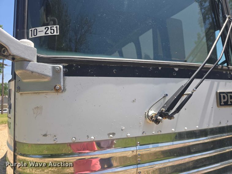 image for item EF3540 1996 Prevost Le Mirage XL coach bus