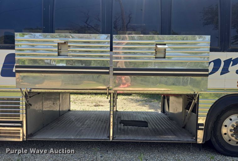 image for item EF3540 1996 Prevost Le Mirage XL coach bus