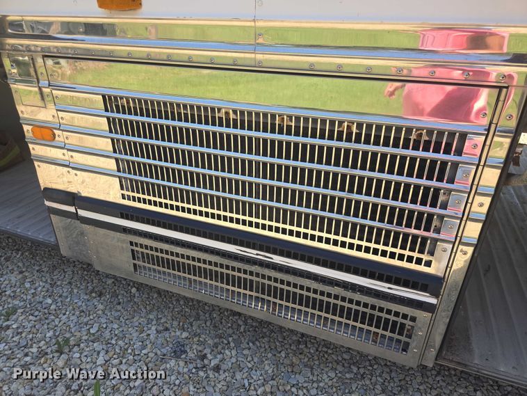 image for item EF3540 1996 Prevost Le Mirage XL coach bus