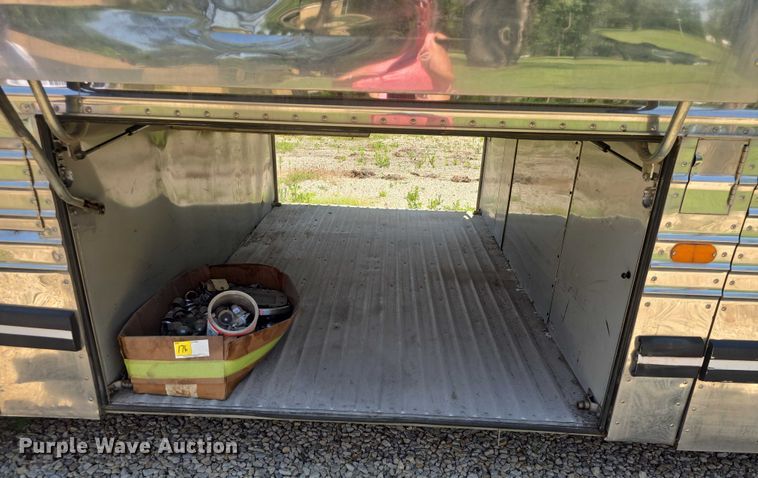 image for item EF3540 1996 Prevost Le Mirage XL coach bus