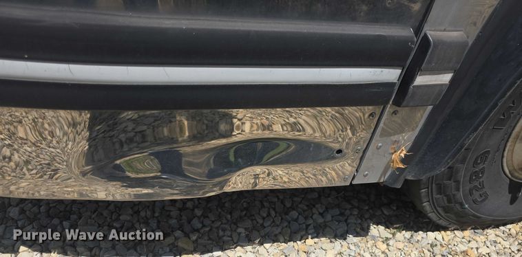 image for item EF3540 1996 Prevost Le Mirage XL coach bus