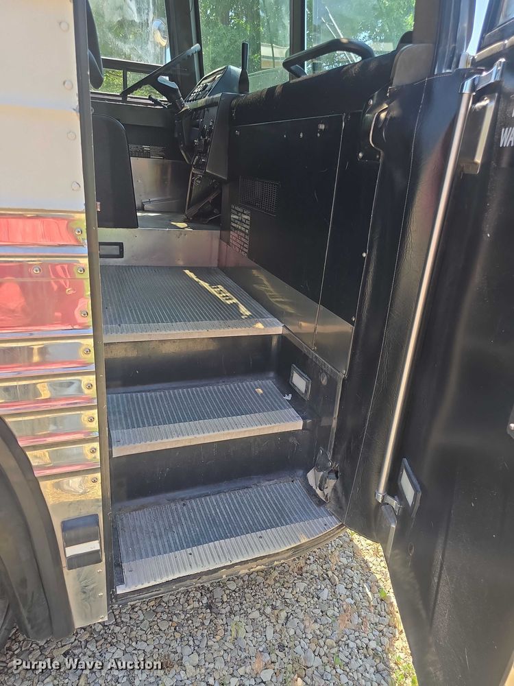 image for item EF3540 1996 Prevost Le Mirage XL coach bus