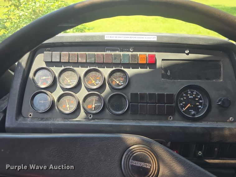 image for item EF3540 1996 Prevost Le Mirage XL coach bus