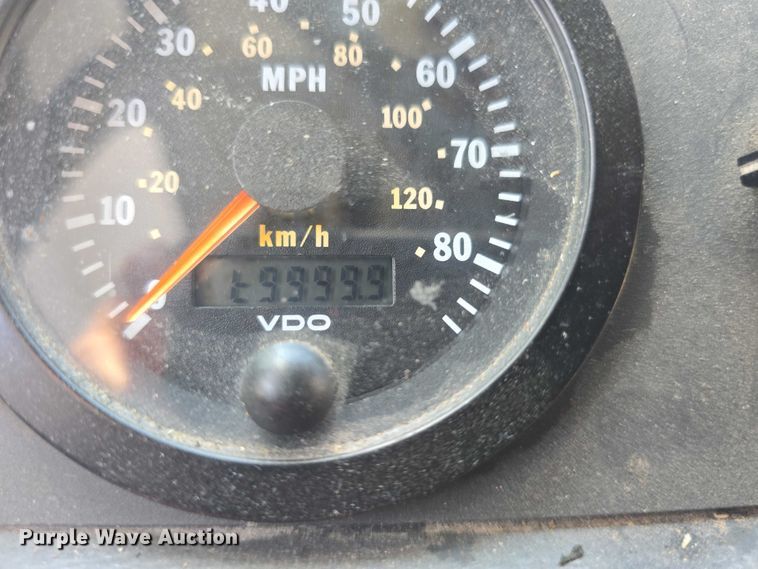 image for item EF3540 1996 Prevost Le Mirage XL coach bus