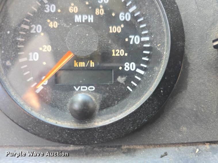 image for item EF3540 1996 Prevost Le Mirage XL coach bus