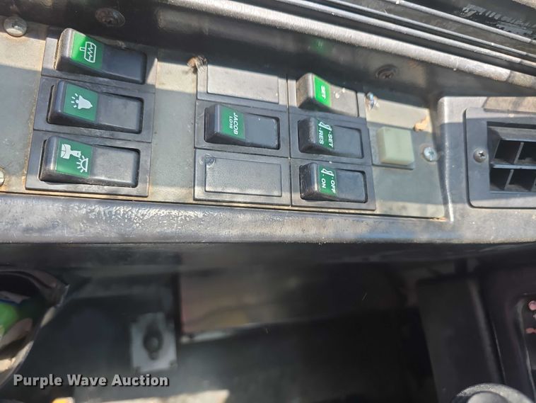 image for item EF3540 1996 Prevost Le Mirage XL coach bus