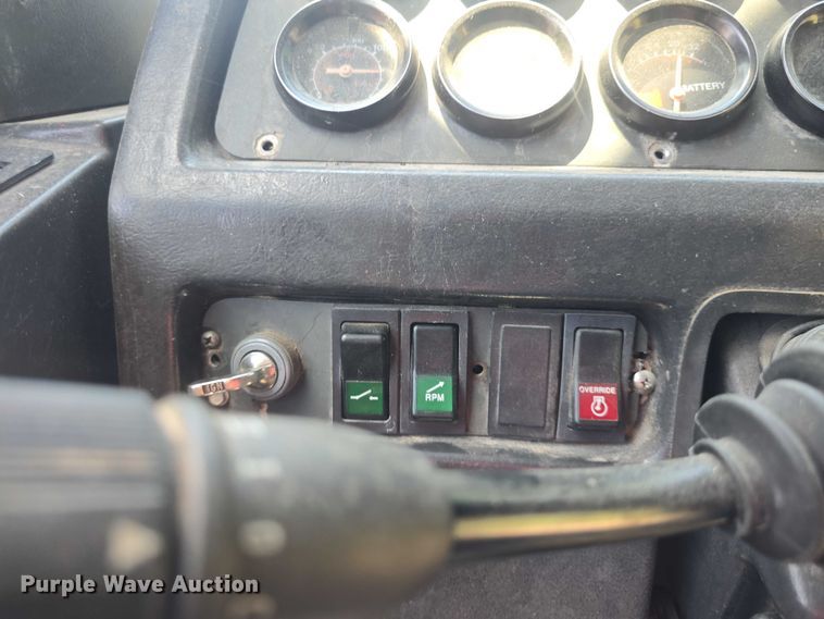 image for item EF3540 1996 Prevost Le Mirage XL coach bus