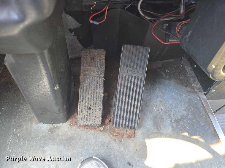 image for item EF3540 1996 Prevost Le Mirage XL coach bus