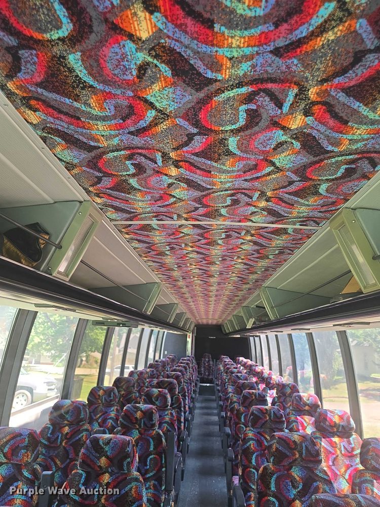 image for item EF3540 1996 Prevost Le Mirage XL coach bus