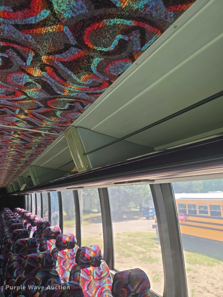 image for item EF3540 1996 Prevost Le Mirage XL coach bus