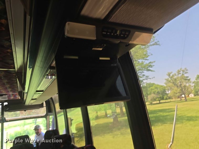 image for item EF3540 1996 Prevost Le Mirage XL coach bus