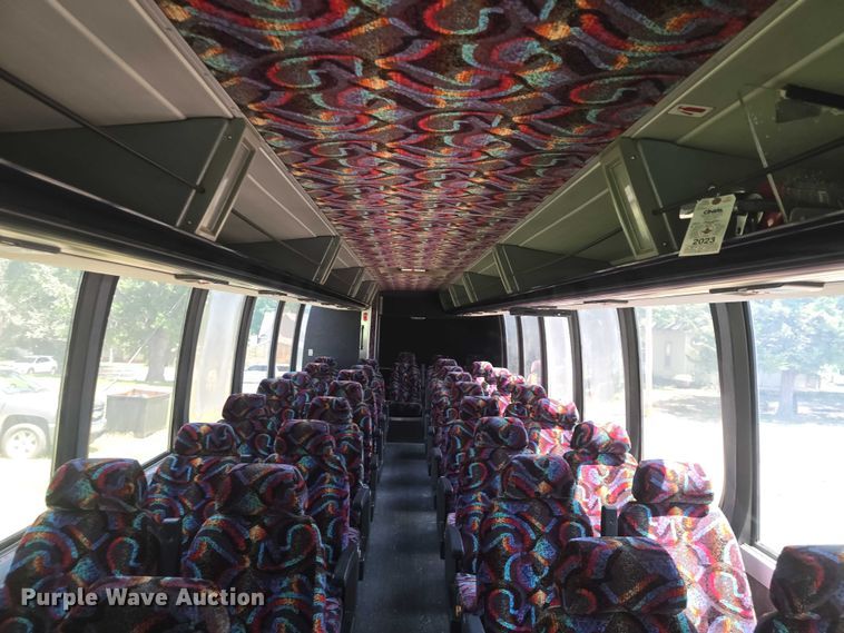 image for item EF3540 1996 Prevost Le Mirage XL coach bus