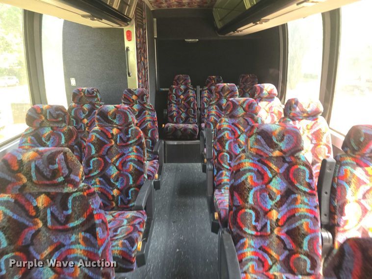 image for item EF3540 1996 Prevost Le Mirage XL coach bus