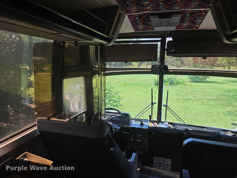 image for item EF3540 1996 Prevost Le Mirage XL coach bus