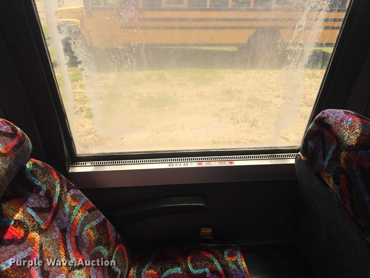 image for item EF3540 1996 Prevost Le Mirage XL coach bus