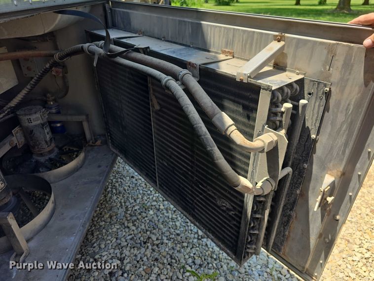 image for item EF3540 1996 Prevost Le Mirage XL coach bus