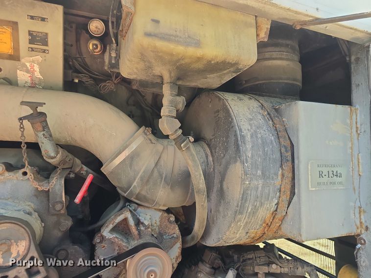 image for item EF3540 1996 Prevost Le Mirage XL coach bus