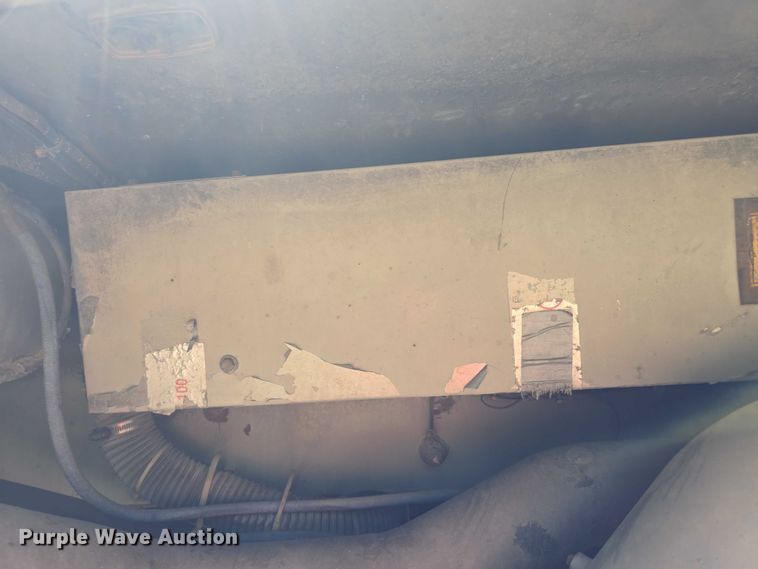 image for item EF3540 1996 Prevost Le Mirage XL coach bus