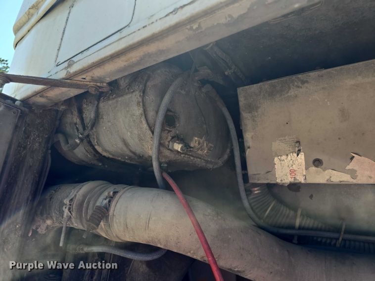 image for item EF3540 1996 Prevost Le Mirage XL coach bus