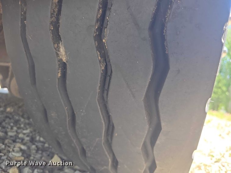 image for item EF3540 1996 Prevost Le Mirage XL coach bus