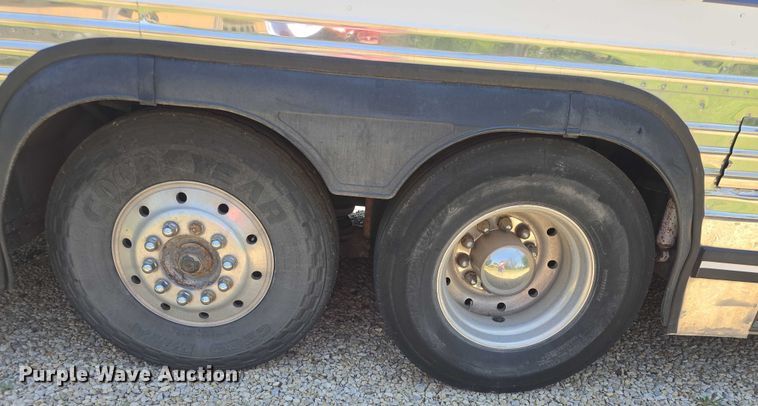 image for item EF3540 1996 Prevost Le Mirage XL coach bus