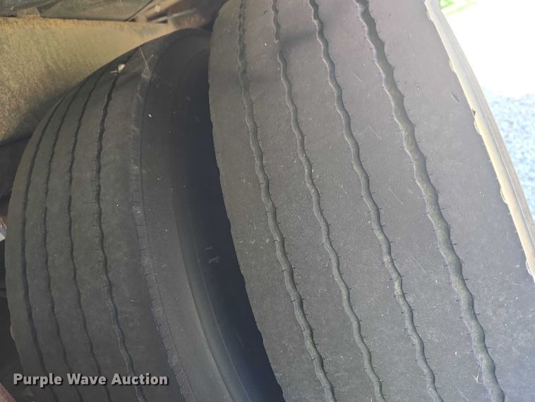 image for item EF3540 1996 Prevost Le Mirage XL coach bus