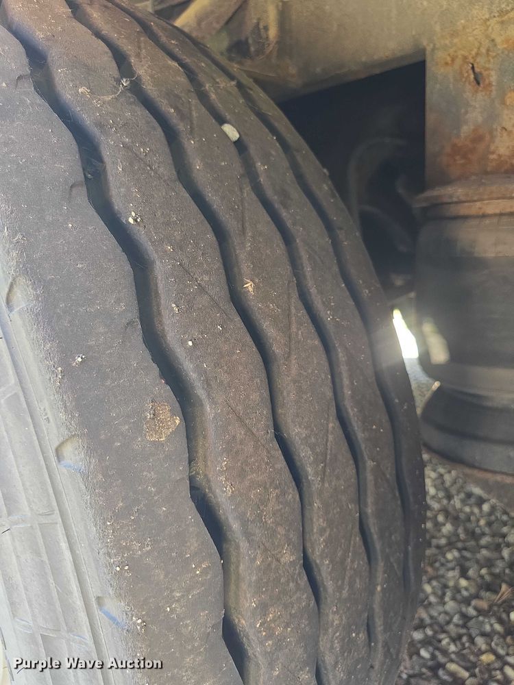 image for item EF3540 1996 Prevost Le Mirage XL coach bus