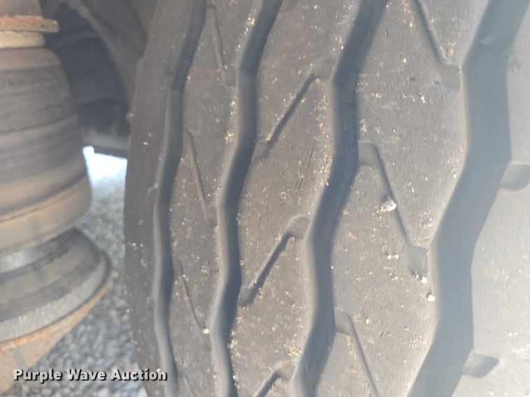 image for item EF3540 1996 Prevost Le Mirage XL coach bus