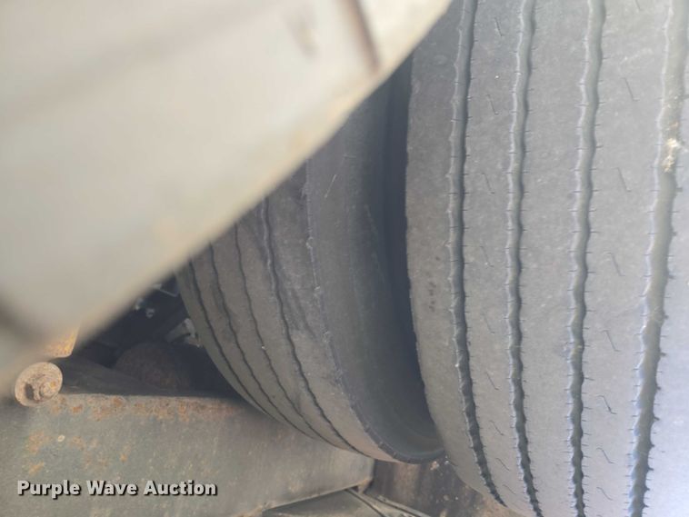 image for item EF3540 1996 Prevost Le Mirage XL coach bus