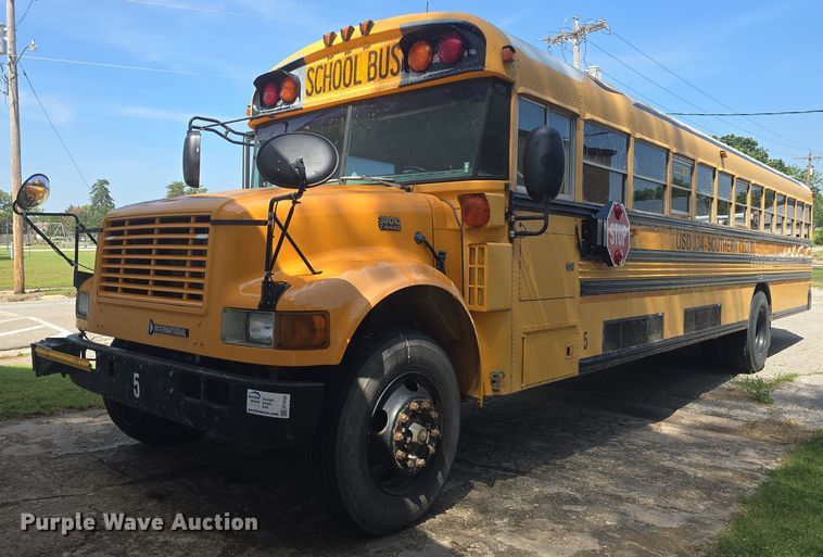 image for item EF3542 2003 International  3800 school bus