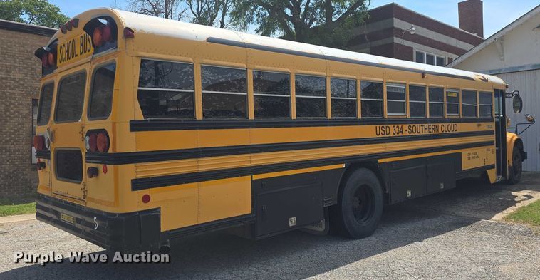 image for item EF3542 2003 International  3800 school bus