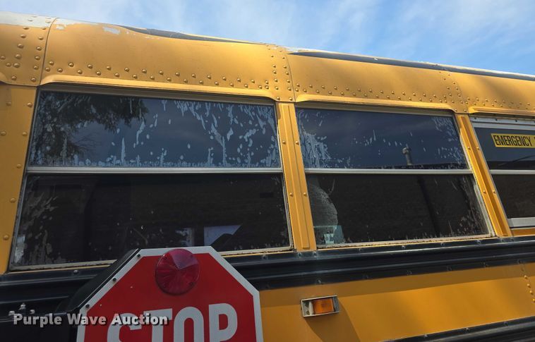 image for item EF3542 2003 International  3800 school bus