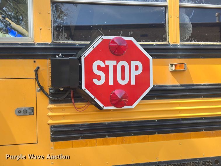 image for item EF3542 2003 International  3800 school bus